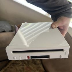 Nintendo Wii console only GameCube ports tested working no accessories beside video audio rca cords