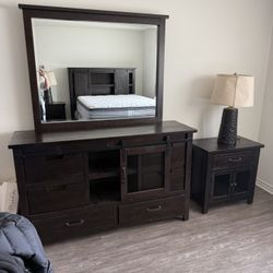 Queen Bedroom Set Plus Mattress And Box Spring 