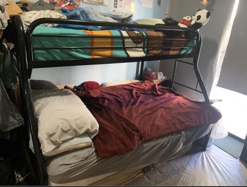 Bunk bed with full size mattress bottom twin top