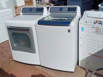 LG WASHER AND GAS DRYER SET