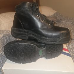 Women's Hytest composite toe workboot.