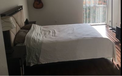 Quality queen size bed with memory foam mattress