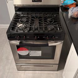 Stove  Like New 