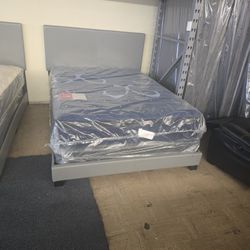 🔥DISPLAY QUEEN BED FRAME  NEW PILLOW TOP MATTRESS AND BOX SPRING 