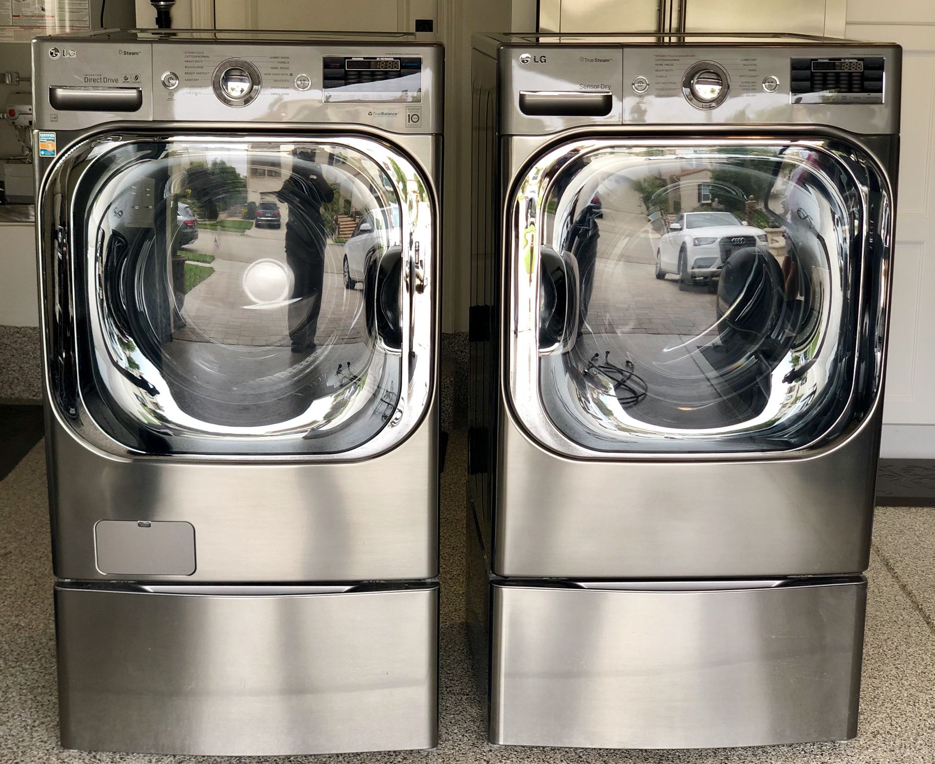 LG Washer & Dryer w/ Pedestals