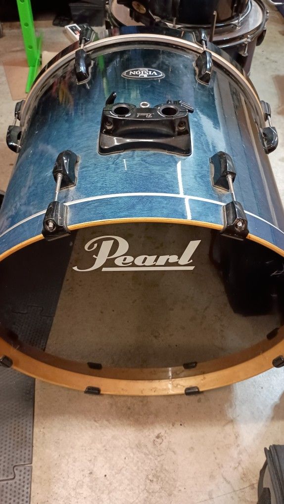 Pearl Drum Set