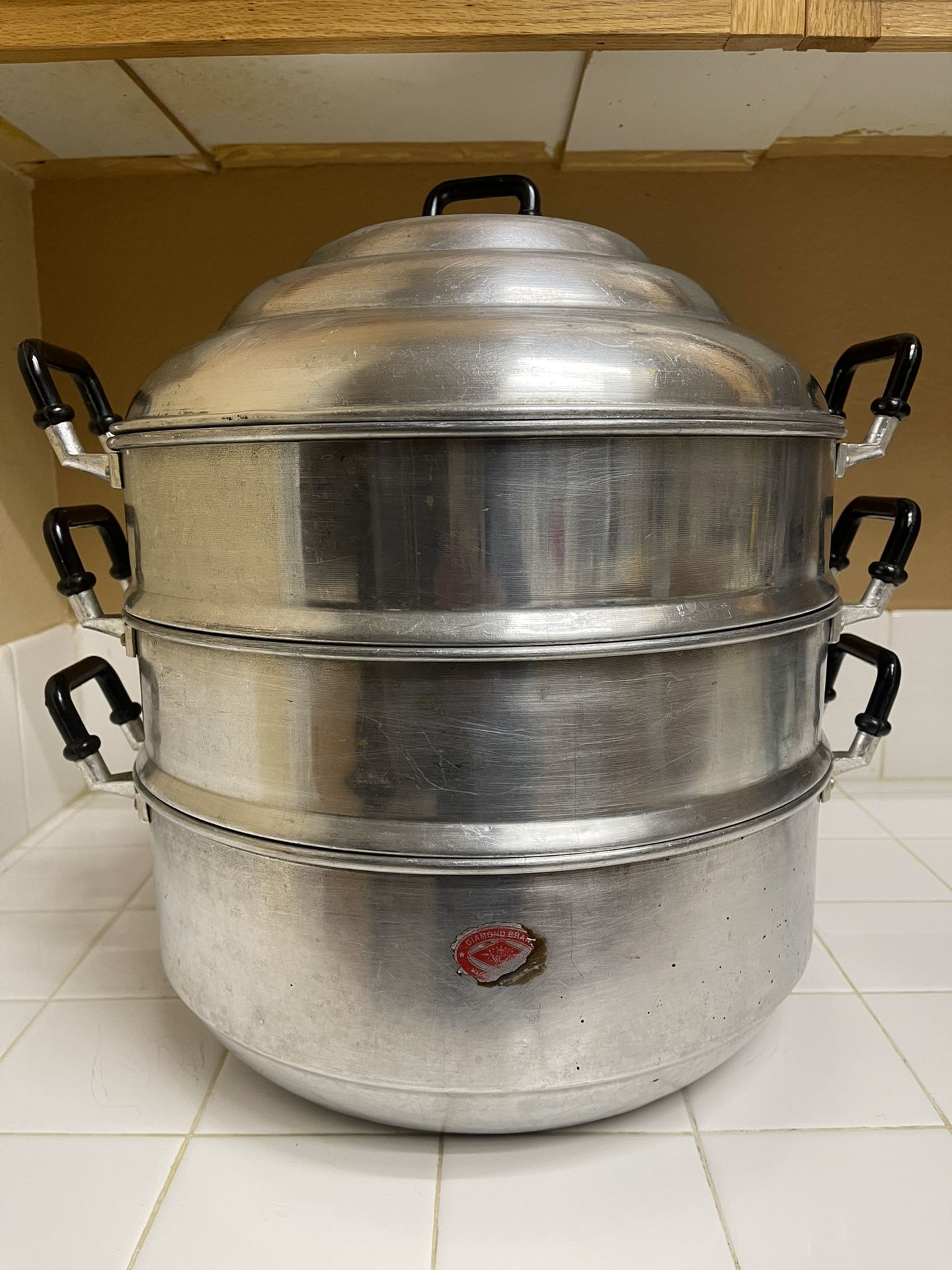 Diamond Brand 34cm Large 3-Tier Steamer. Diameter 14”. Firm $45