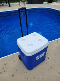 Igloo Cooler with Wheels