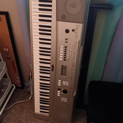 Yamaha YPG-235 76-Key Portable Keyboard