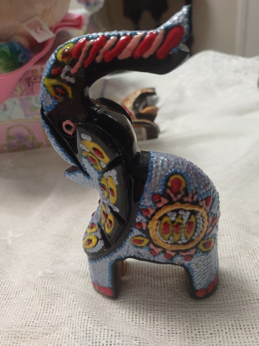 Beautifully Carved Wooden Elephant Different Colors