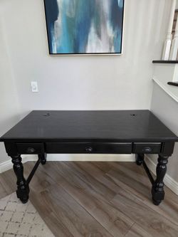 Computer desk