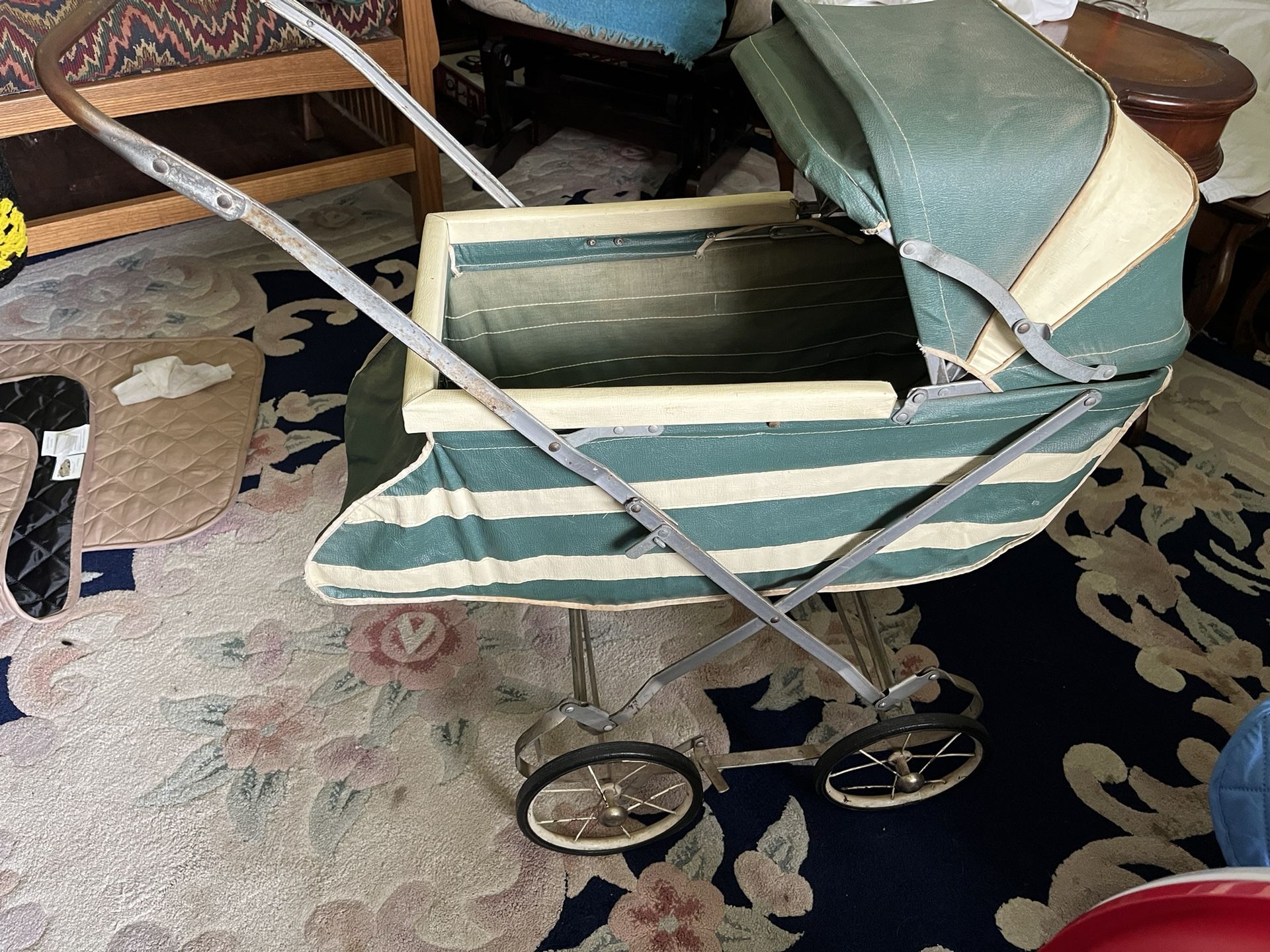 Vintage 1950’s Baby Doll Carriage