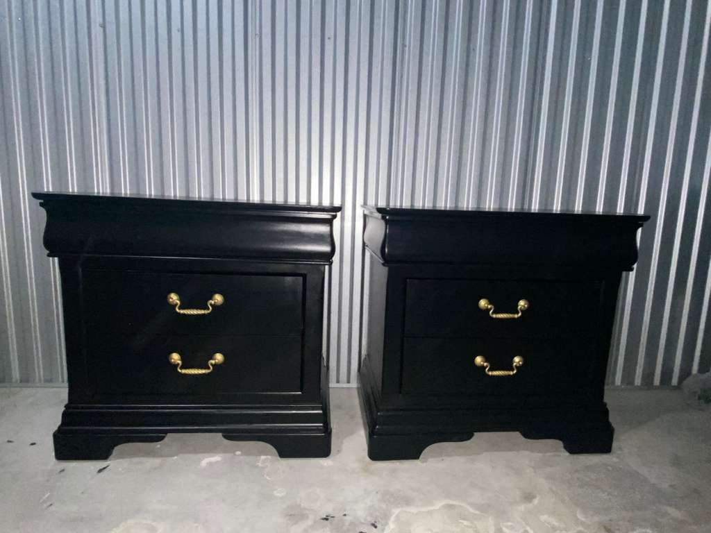 🚨🚨BEAUTIFUL BLACK NIGHTSTANDS 🚨🚨