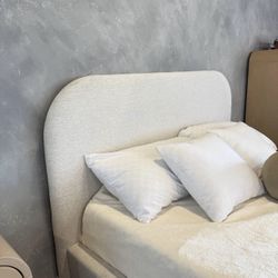 Minimal Bed Frame — Linen Upholstered Platform Bed Frame — Strong Slat Support/ Free Local Delivery 🚚 