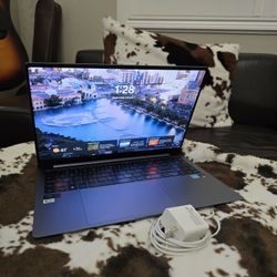 Samsung Galaxy Book4 Ultra Max 16" AI Laptop for Pros - 32GB RAM, 1TB SSD, Moonstone Gray!