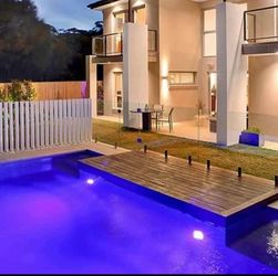 In-ground pool color-changing light bulb with remote