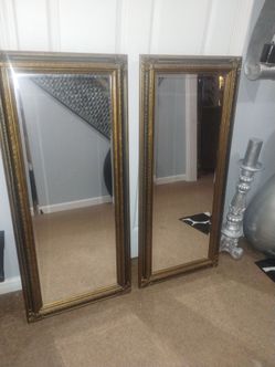 Beautiful mirror set