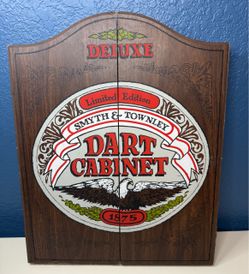 Vintage Deluxe Limited Edition Smyth & Townley wooden dart cabinet board- awesome for man cave etc