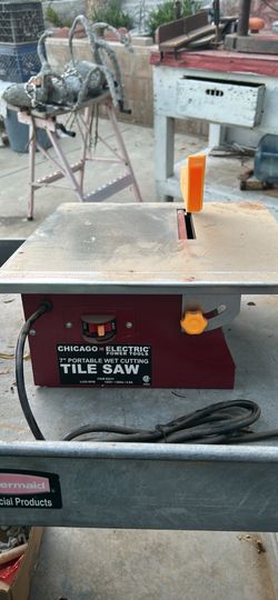 Chicago electric 7inch portable wet cutting tile saw