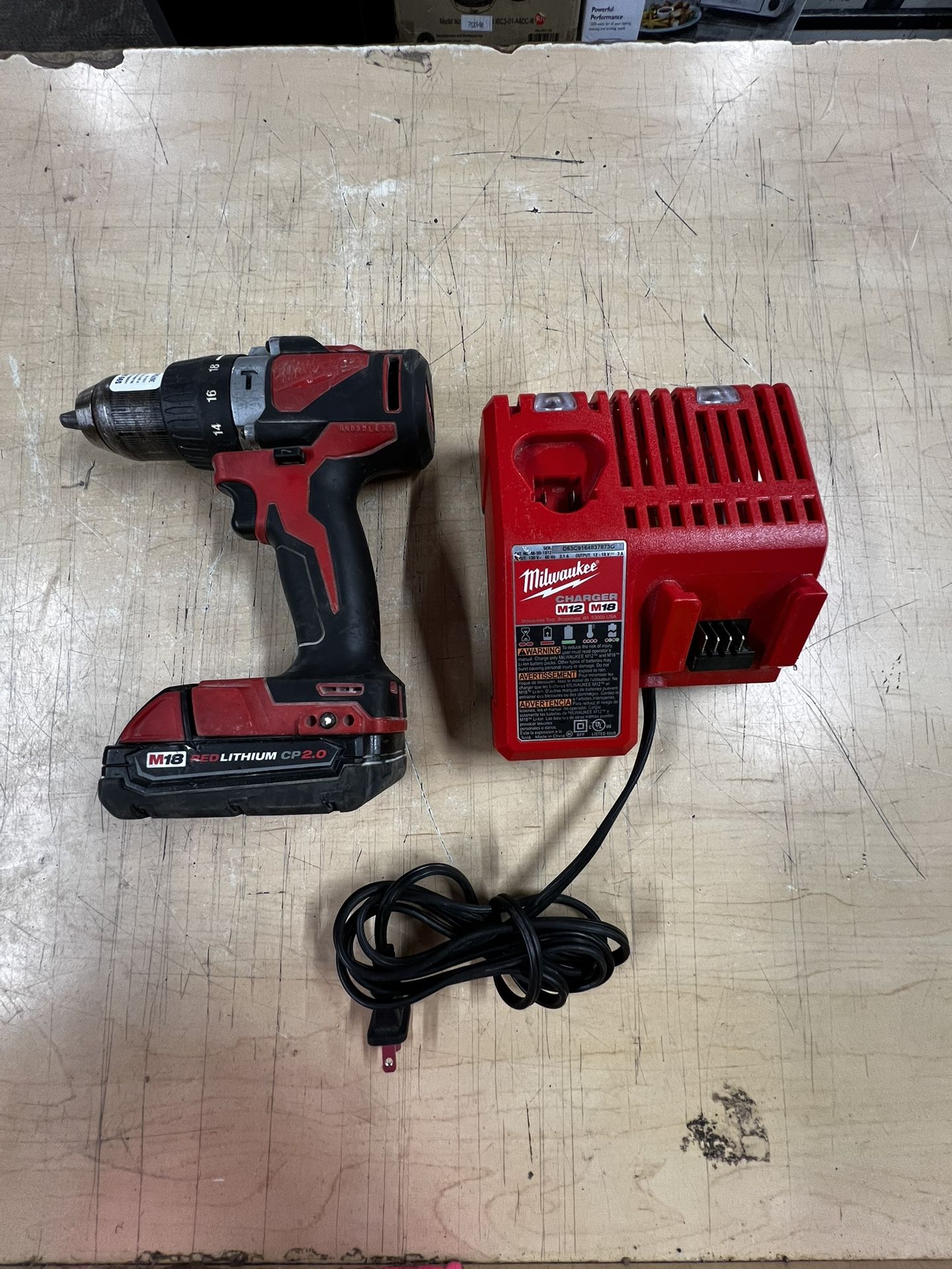 MILWAUKEE HAMMER DRILL W/BATTERY & CHARGER SELLING FOR $99‼️