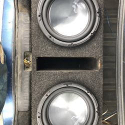 (2) 10s Harmony audio & Alpine Amp