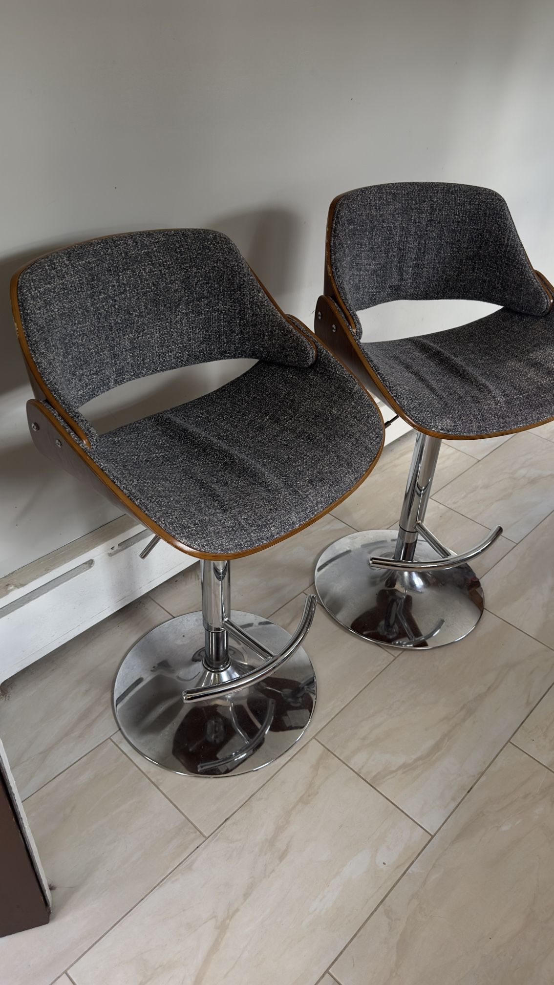 Bar stool chairs