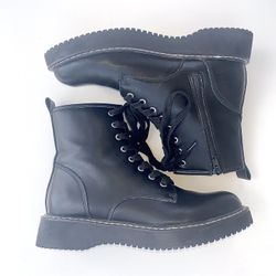 madden girl black combat boots!!! size 8