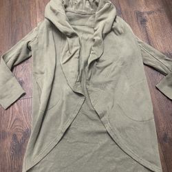 Womans Camo Green Sweater Cárdigan Size Small #16