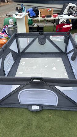 Play yard playpen