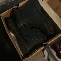 Steel toe boots 8.5Men
