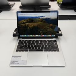 13" MacBook Air*1.6Ghz Intel Core i5*256GB SSD