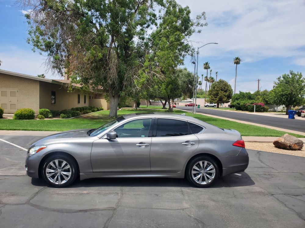 2012 INFINITI M37