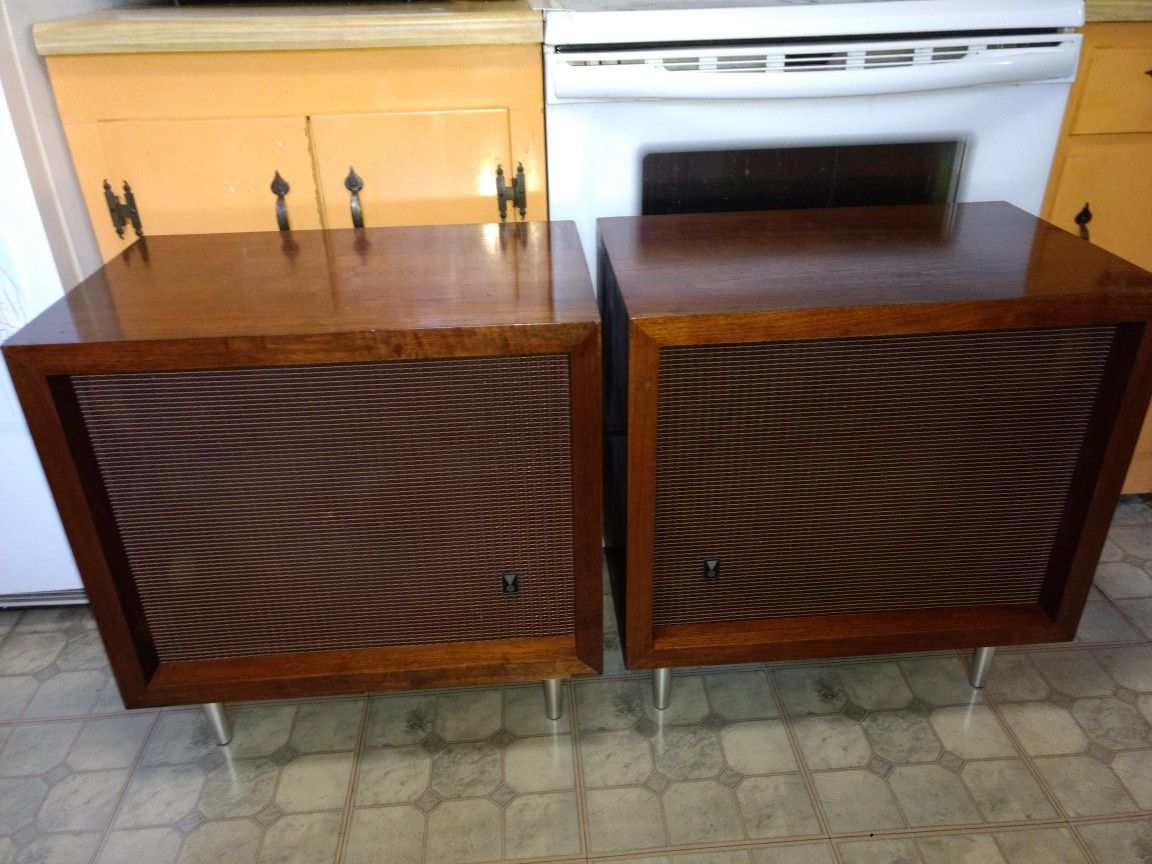 JBL C-38 Baron Speakers 001 Load