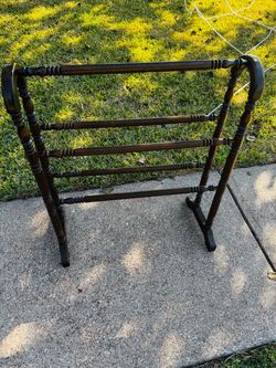 Vintage wooden blanket/quilt rack