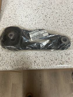 Genuine Nissan Torque Rod Assembly 11360-ET00A
