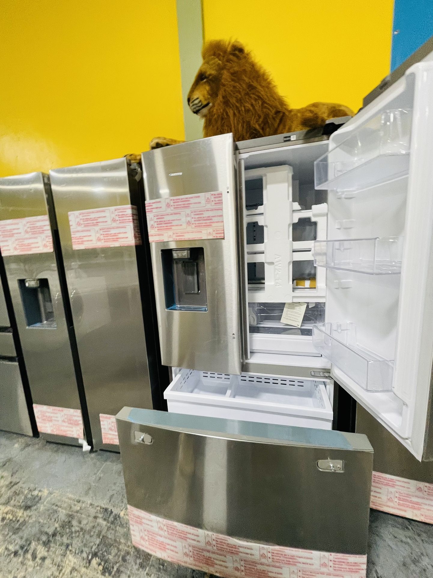 Refrigerator 