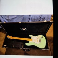 CUSTOM SURF GREEN AMERICAN STRATOCASTER