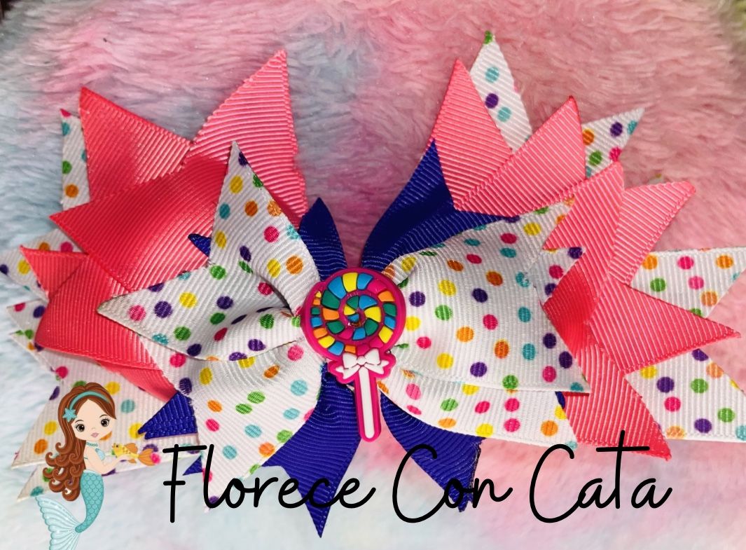 Bows Handmade bows for girls! ✨Prices vary depending on sizes✨ ✨we accept different types of payments ✨ ✨ We ship to PR 🇵🇷 and E.U. 🇺🇸✨ 👉We sp