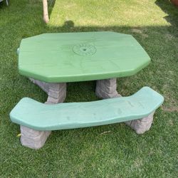 Natural Picnic Table Decor with Umbrell
