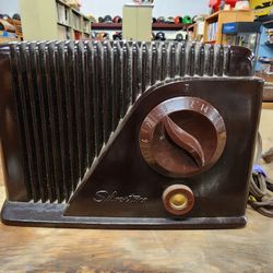 Silvertone Vintage Brown Table Top AM Radio