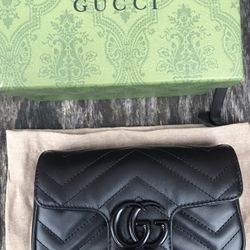 Gucci Marmont Black NEW Small