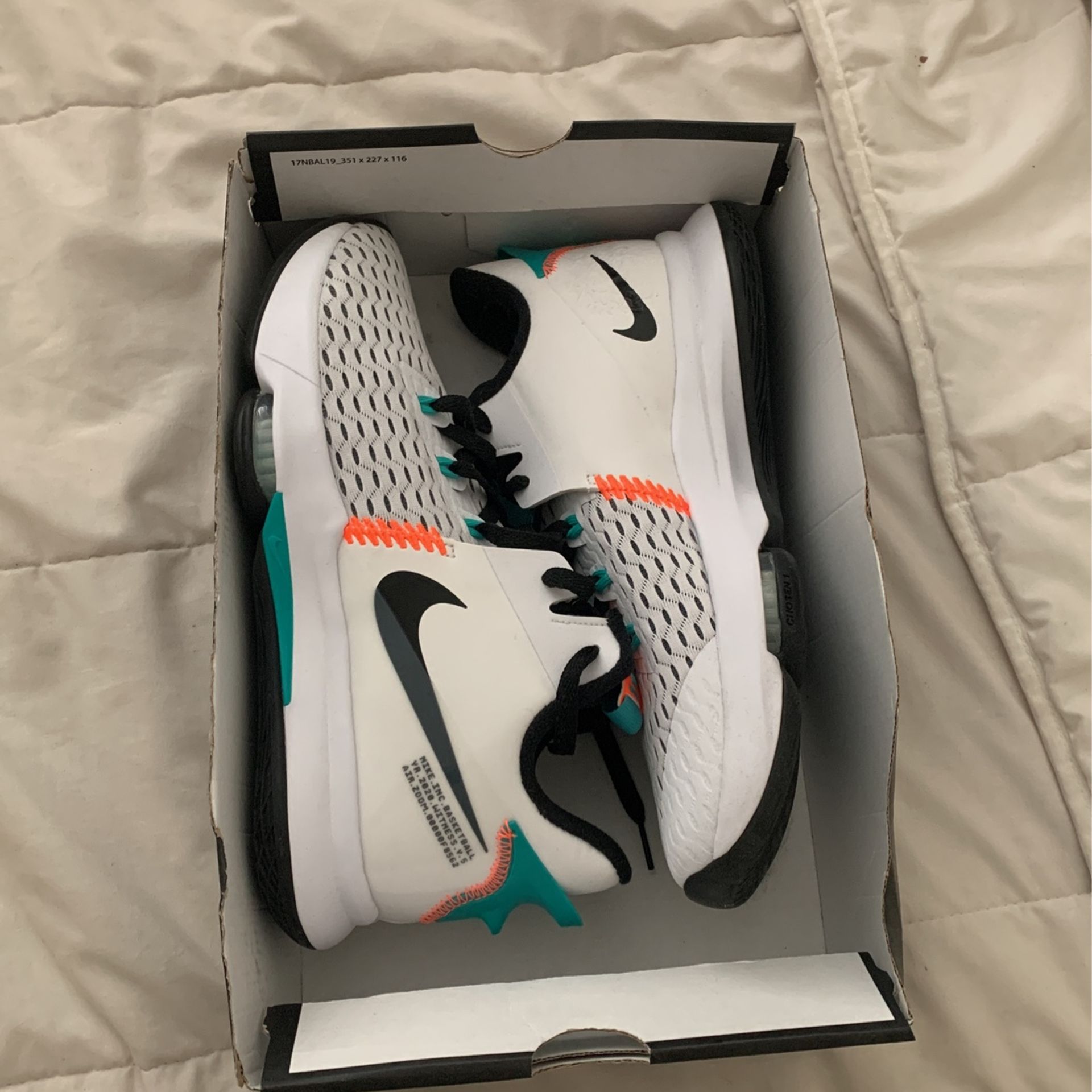 LeBron Walker V Size 11M