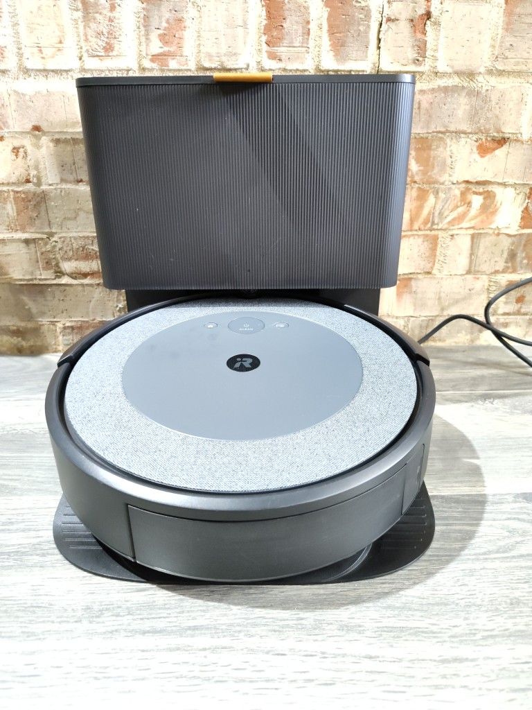 iRobot i5+ i555620 Robot Vacuum with Clean Base Automatic Dirt Disposal
. No Include Mop Bin