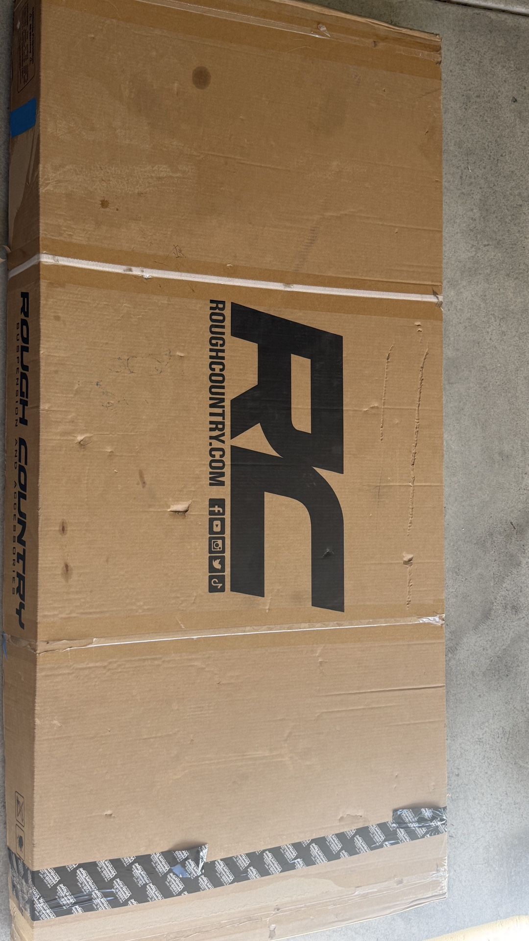 New Rough Country Tonneau Cover For  Ram 1500 Trucks