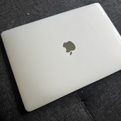 2017 MacBook Pro 13”
