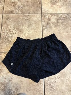 Lululemon shorts size 8