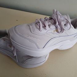 Women's Puma Tennis Shoes