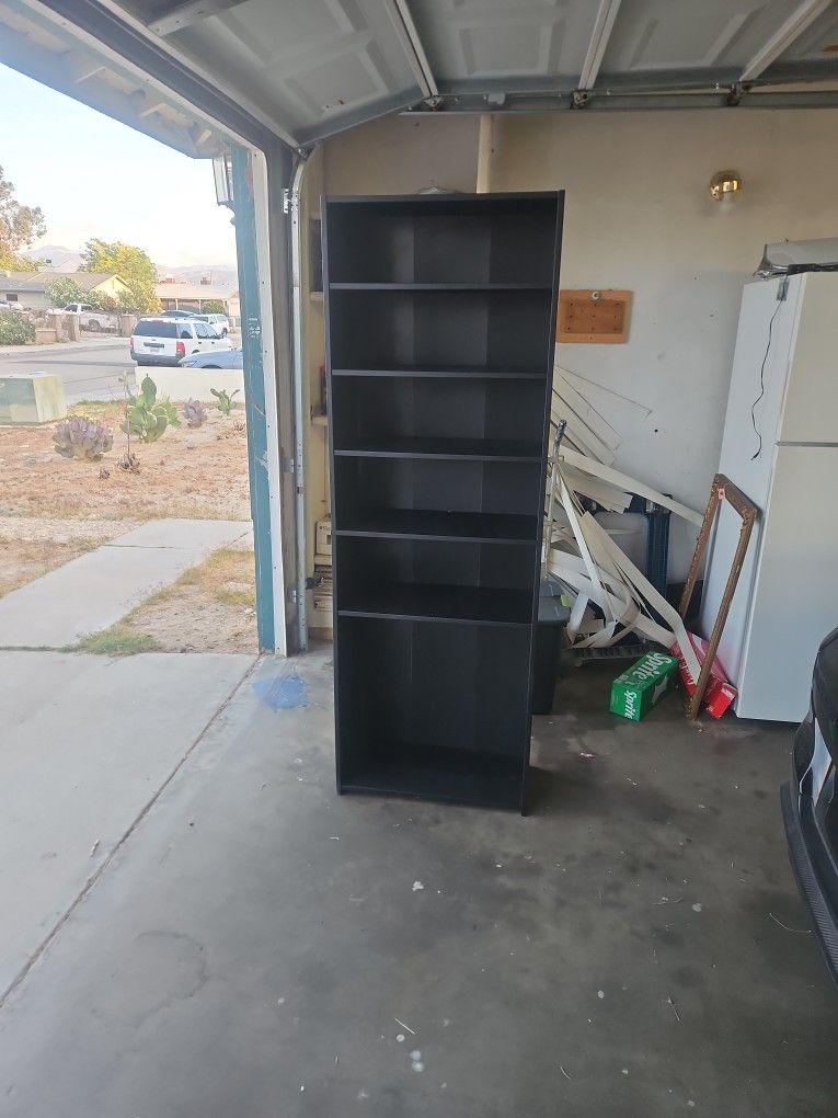 Free Bookshelf