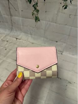 Wallet with removable chain