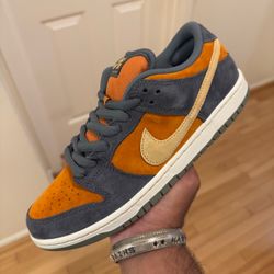 Nike SB Dunk Low ‘Light Carbon Monarch’